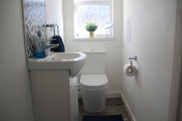 Wolverhampton, West Midlands - Sleeps 5 - Image 6